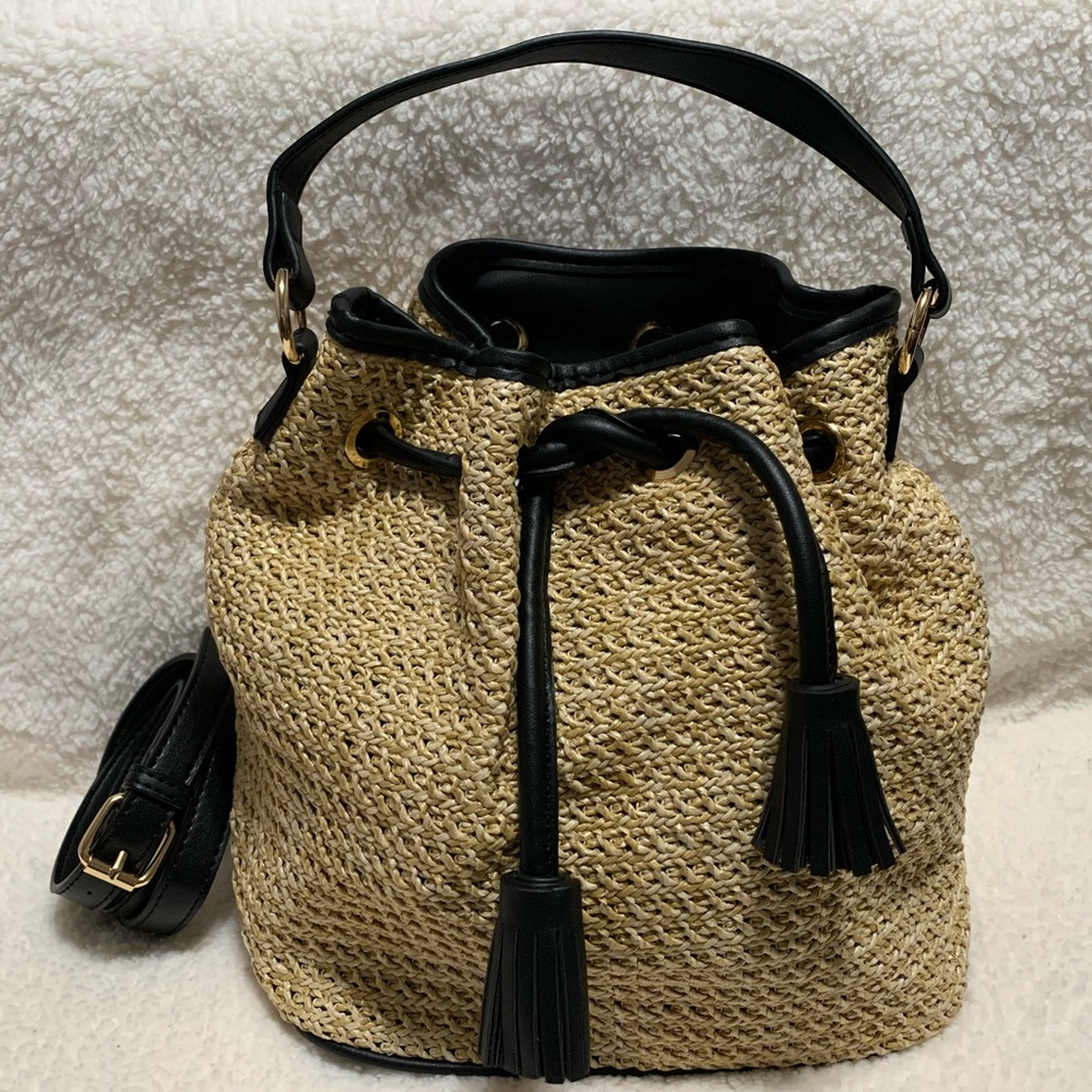 Bucket bag